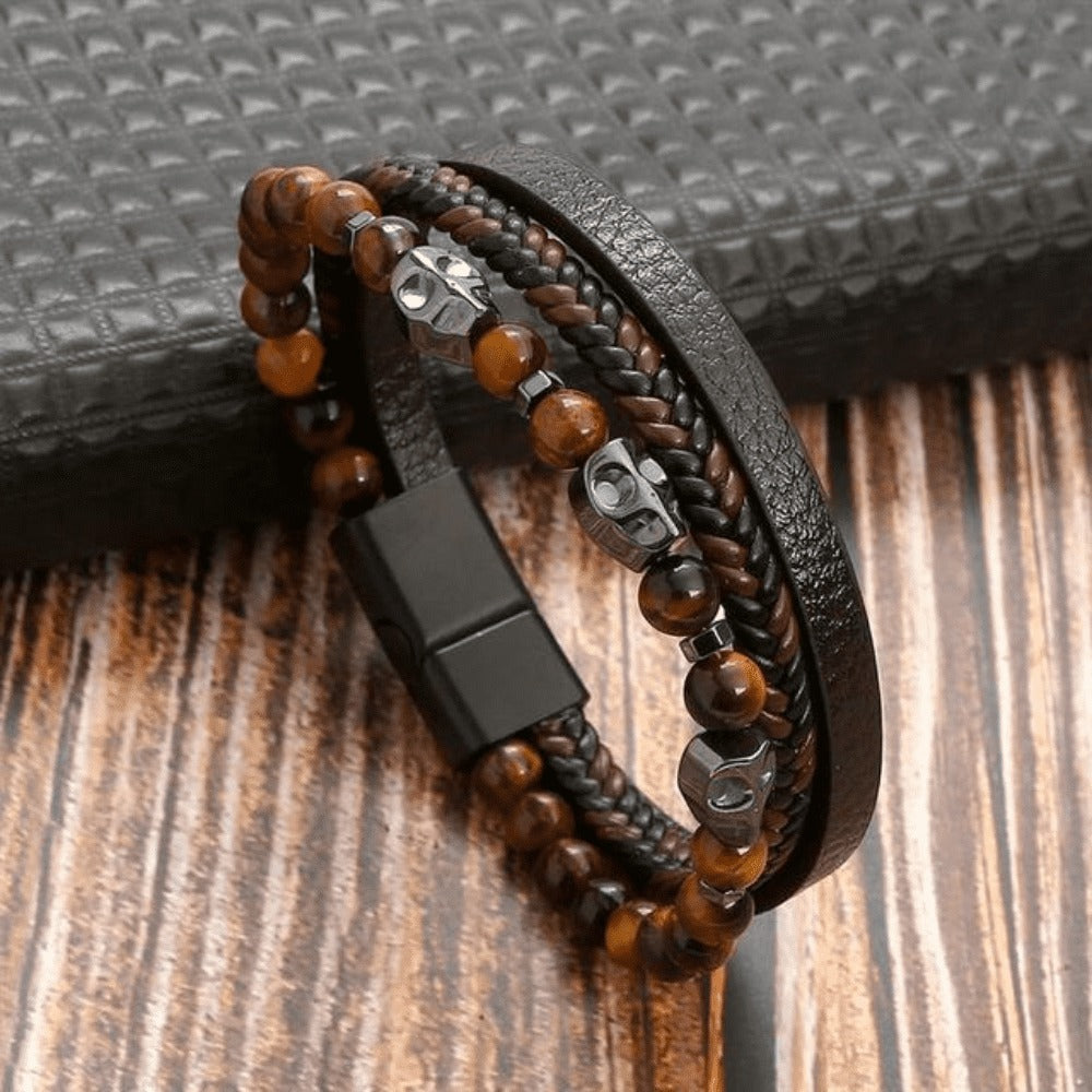 L'HOMME-Armband aus hochwertigem Leder – Schmuckstück mit Steinen und Anhängern 